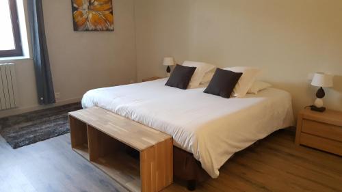 Anse Hotel | Logis Hotel-Restaurant Saint Romain