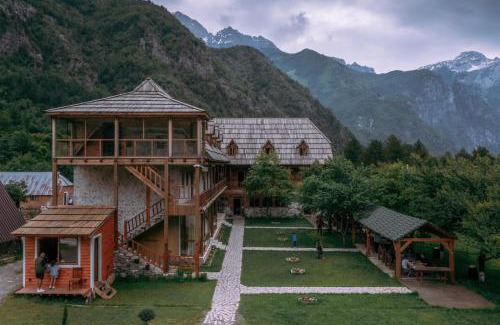 Theth House | Logu i Harushave