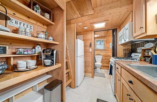 Cecil House | Lolli's Lil Getaway