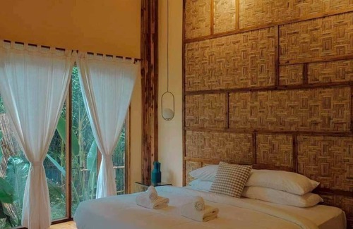 Bo Kluea Bed & Breakfast | Lomhaijai Homestay