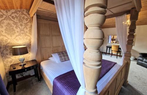 Kelty Ski Chalet | Lomond 6 with Private Hot Tub - Fife - Loch Leven - Lomond Hills