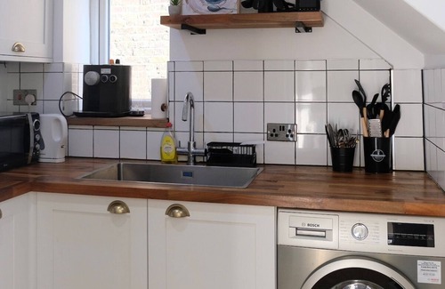 Kilburn Apartment | London 2 bed | Iconic Abbey Road | Zone 2