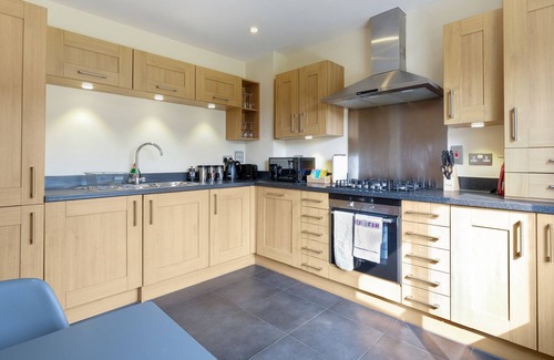 Stanwell Apartment | London Heathrow Living Holywell Serviced House D - 3 bedrooms
