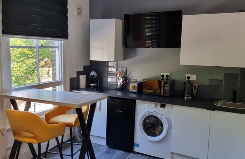 Hillrise Apartment | London studio, perfect stay, close to underground/train