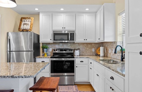 Fredericksburg Cabin | Lone Star Cabin No. 8