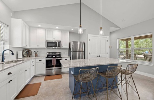 Fredericksburg Cabin | Lone Star Cabin No. 9