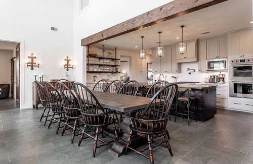 Brady Resort | Lone Star River Ranch- Large Luxury Venue for Conferences & Retreats - sleeps 44