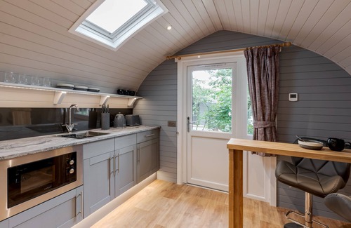 Skipton Cabin | Long Ashes - Yan - a long ashes park that sleeps 2 guests in 1 bedroom