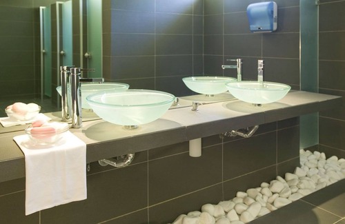 Longos Hotel | Long Beach Resort