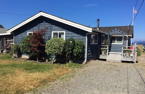 Coupeville House | Long Point Beach Cabin ON PENN COVE