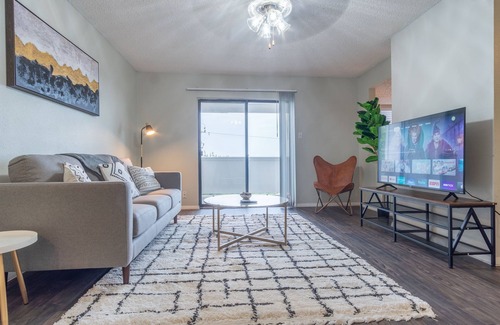 South Lamar Apartment | Long Term 1BR Suite | Pool, Parking + Gym I