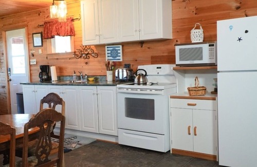 Lower Montague Cottage | Long Term - Nov. to May, 2 Bed, 1 Bath, Water Views – Winterized & Welcoming