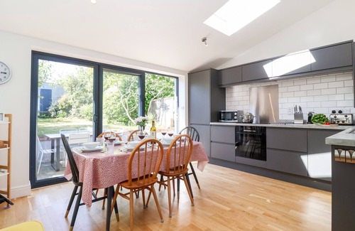 Southwold Cottage | LONG VIEW, family friendly, with open fire in Southwold
