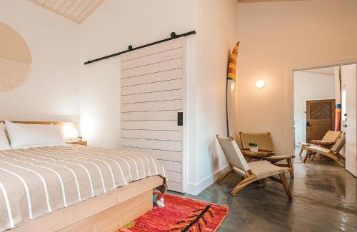 Stinson Beach Hotel | Longboard Studio and Funboard Room includes King Bed and Kitchenette plus King Murphy and Mini Kitchenette