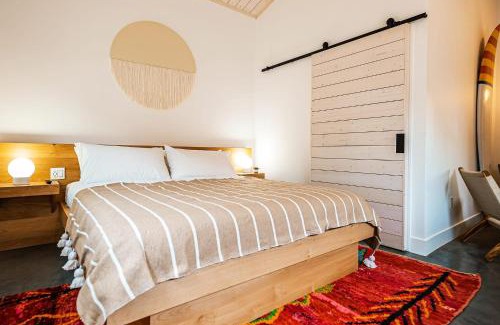 Stinson Beach Hotel | Longboard Studio includes King Bed and Kitchenette