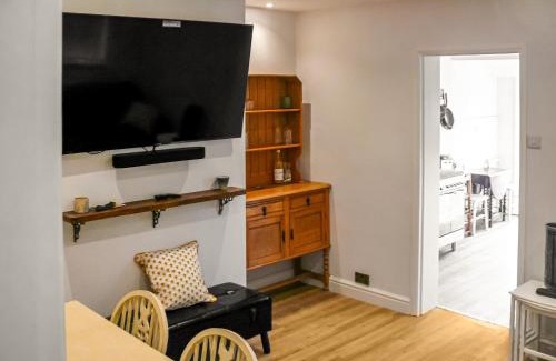 Ryde House | Longford Cottage