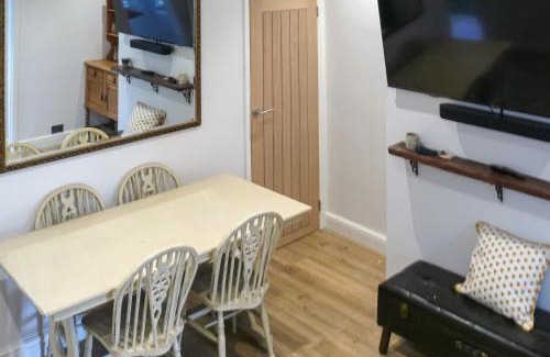 Ryde House | Longford Cottage