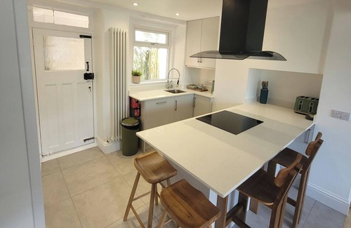 Looe Cottage | Looe Cottage - Seaside views, log fire, sleeps 4