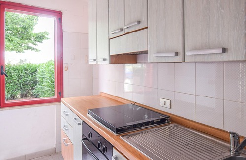 Botricello Apartment | Look forward to a beautiful view of the countryside on vacation in this vacation apartment.