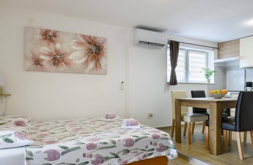 Loborika Apartment | Look forward to a comfortable vacation in Croatia ? many unique experiences.