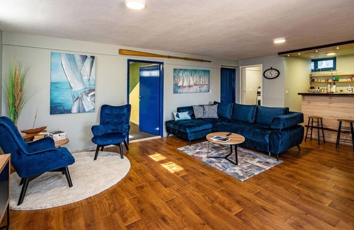 Preko Apartment | Look forward to a nice vacation in this apartment with sea view.