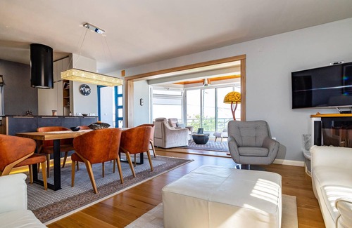 Preko Apartment | Look forward to a nice vacation in this apartment with sea view.