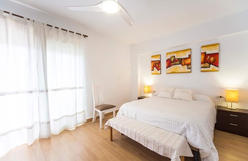 El Perello Apartment | Look forward to a nice vacation in this appealing apartment just 150 m from the sea.