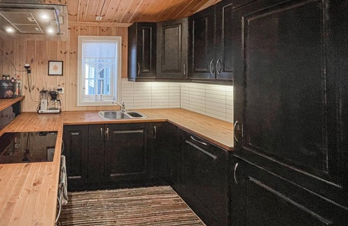 Svingvoll House | Look forward to a relaxing and active holiday in this beautiful wooden house.