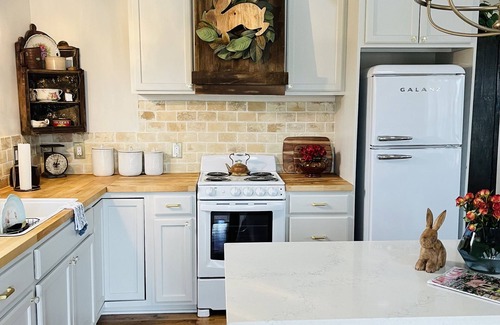 Johnson County Cottage | Looking for a perfect escape from the city !