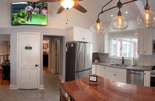 Auburn House | Looking for accommodations in Auburn or the Fingerlakes?