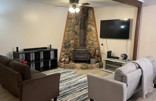 Flint House | Looking for cozy and convenient? Check out Odin's Place!