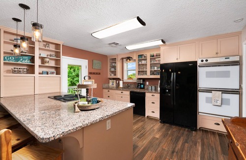 Burnet House | LOOKING FOR NEW WINTER TEXANS! Most Beautiful & Serene View on Inks Lake!