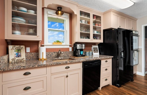 Burnet House | LOOKING FOR NEW WINTER TEXANS! Most Beautiful & Serene View on Inks Lake!