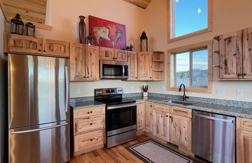 Indian Mountain Cabin | Lookout Lodge - A Rocky Mountain Getaway with Views: only 1.5 hours from Denver