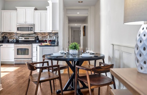 Historic Edgefield House | Lookout Nash - Rooftop w/Skyline Views