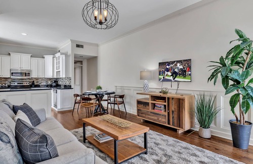Historic Edgefield House | Lookout Nash - Rooftop w/Skyline Views