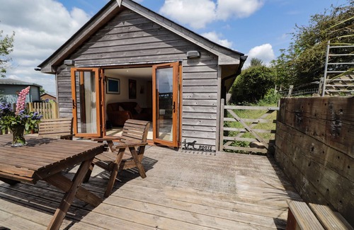 Battle Cottage | LOOSE FARM LODGE, pet friendly, character holiday cottage in Battle