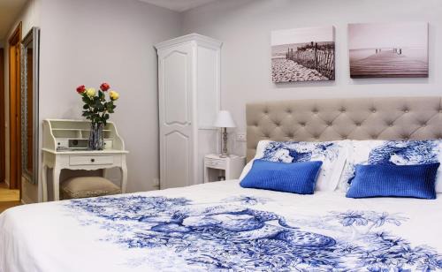 Como City Centre House | Lora Center Room