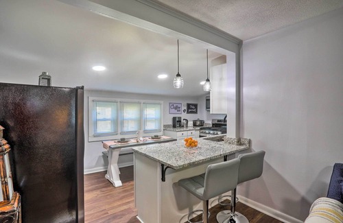 Lorain House | Lorain Lake Cottage < 1 Mi to Lake Erie Fun!