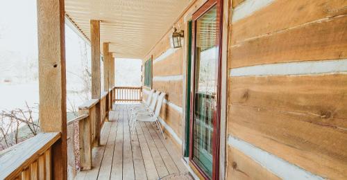 Helmsburg House | Lorettas Cabin