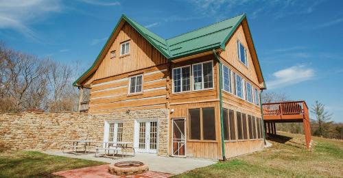 Helmsburg House | Lorettas Cabin