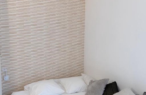 Sainte-Savine Apartment | LORIS! Studio avec PARKING et TERRASSE à TROYES