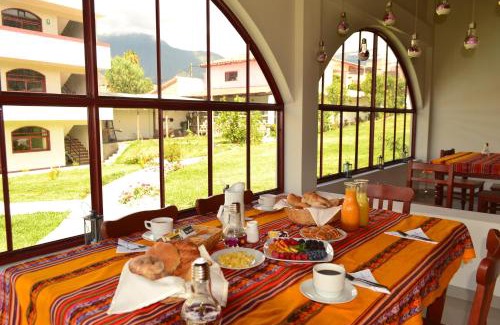 Caraz Hotel | Los Alamos