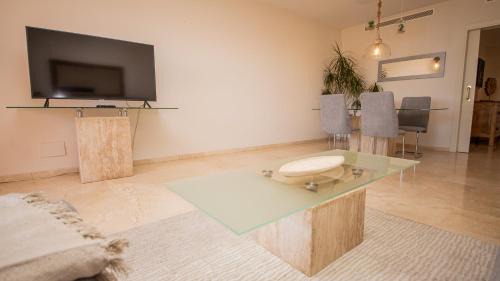 Castillo de la Duquesa Apartment | Los Granados 911