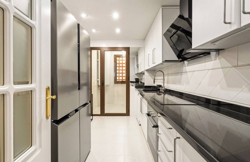 Benahavis Apartment | Los Pinos 104 - Beautiful 3 BR with pools near Marbella