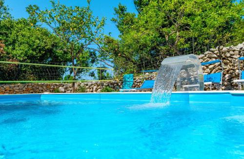 Veli Losinj Apartment | Losinj haus with pool