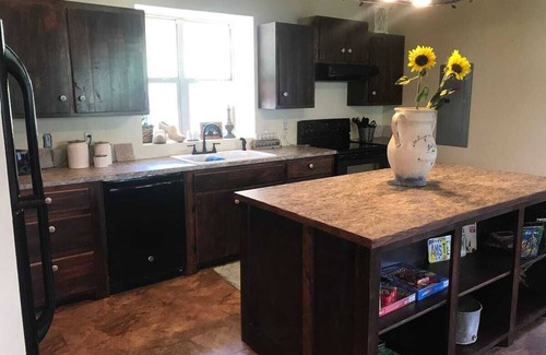 Checotah House | Lost Boys' Hideout Lake Eufaula Rental with dock