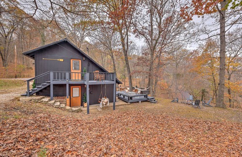 Lost Bridge Village Cottage | LOST CAVE COTTAGE. Easy boat parking, BoHo decor, tons of deck space, and a CAVE