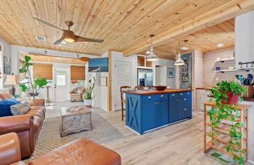 Bid-a-wee Beach House | Lost Pearl - Charming 1940s Beach Cottage, 1 Block to Private Beach Access, FREE Daily Activities, and More