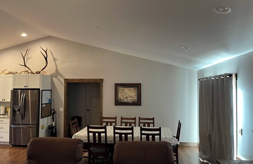 Helena House | Lost Pines-Your Mountain Get Away!